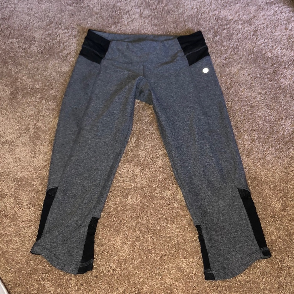 Crop leggings. Black part at bottom is mesh!
